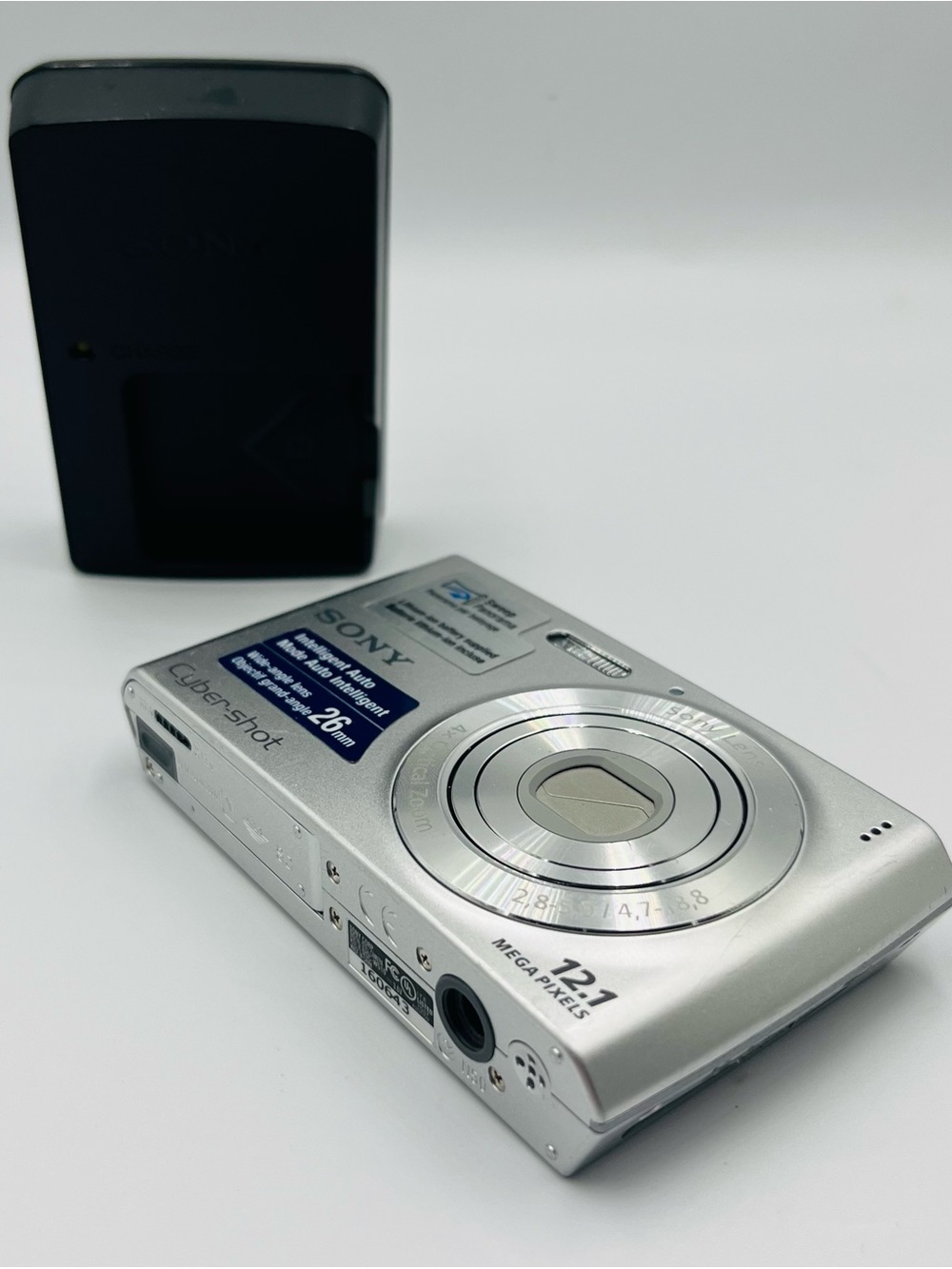 Sony Cyber-Shot DSC-W510 Digital Camera 14.0 MP 4x Optical Zoom W/charger